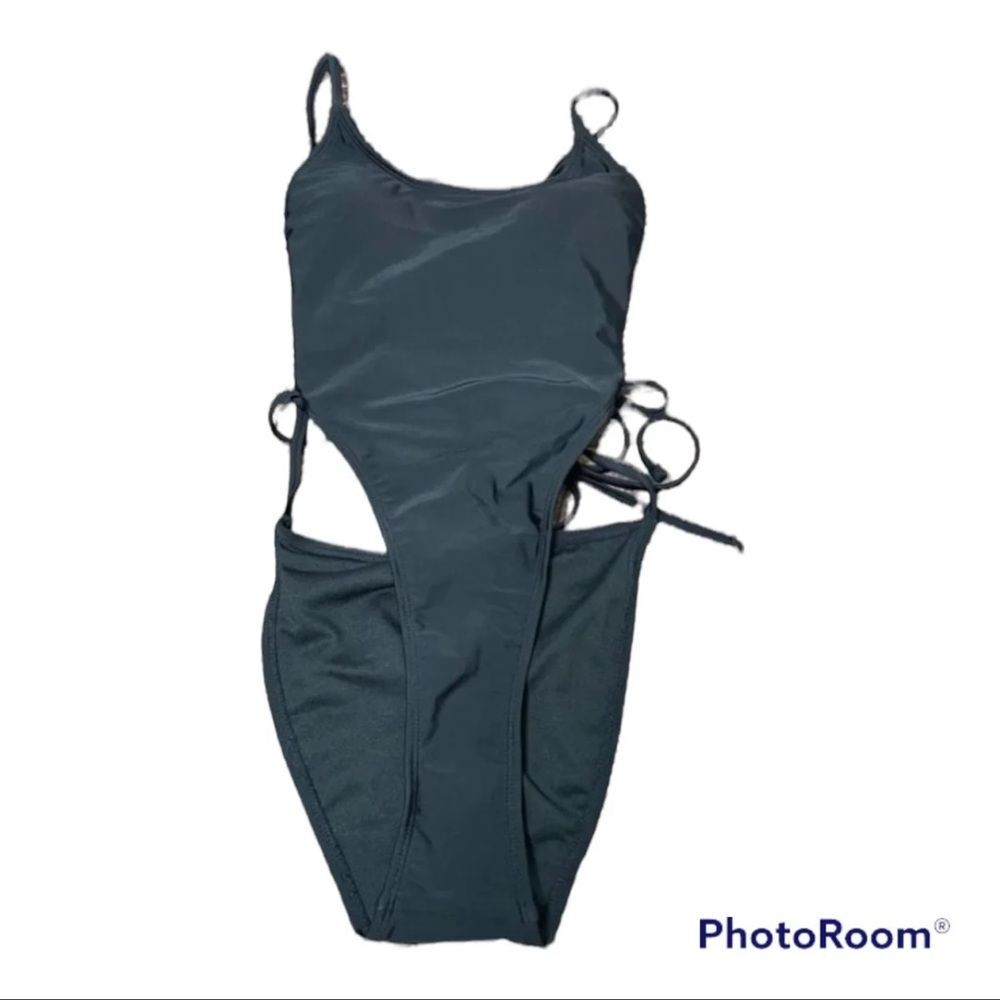 Ladies one piece swimsuit XS black xhilaration